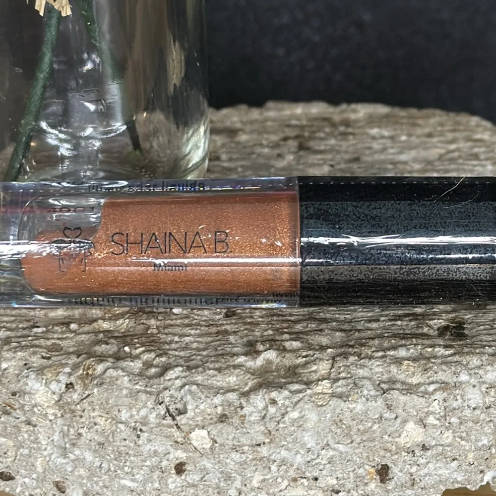 Shaina B Flaminglow Liquid Highlighter‎ in Nude Beach